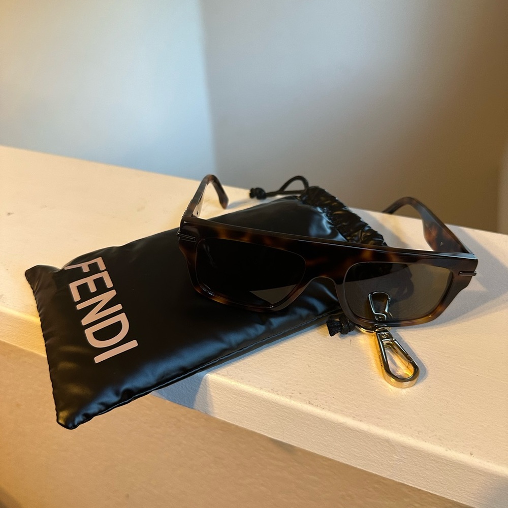 Fendi Brown Tortoise fendigraphy sunglasses - Picture 9 of 10